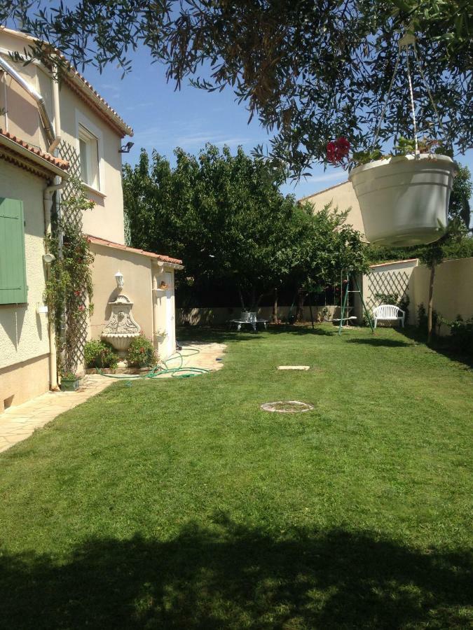 Charmant Studio A Uchaud Bagian luar foto